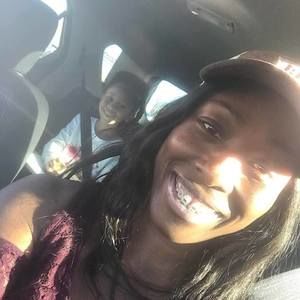 Meet your Posher, Felicia